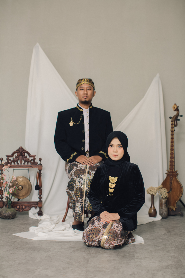 Cos.-COver-Ririn-Helmy-foto-2-1.png