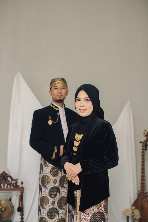 Cos.-COver-Ririn-Helmy-foto-3-1.png